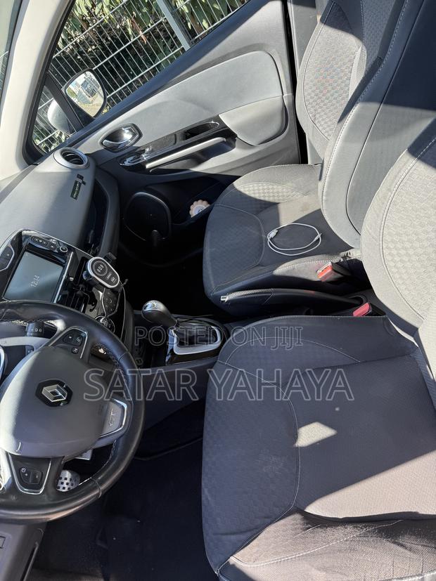Renault Clio 2019 Black