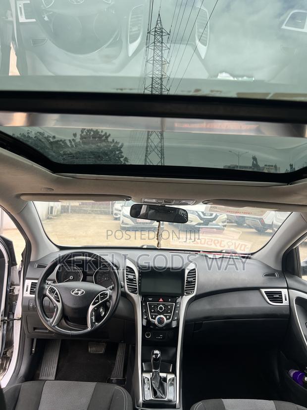 Hyundai Elantra Limited 4dr Sedan (1.8L 4cyl 6A) 2015 White