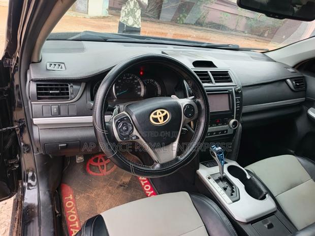 Toyota Camry SE 4dr Sedan (2.5L 4cyl 6A) 2014 Black