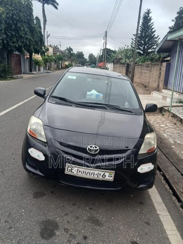 Toyota Yaris 2010 Black