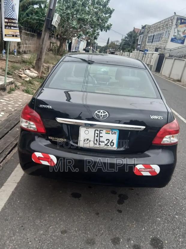 Toyota Yaris 2010 Black