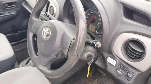 Toyota Vitz 2013 Gray