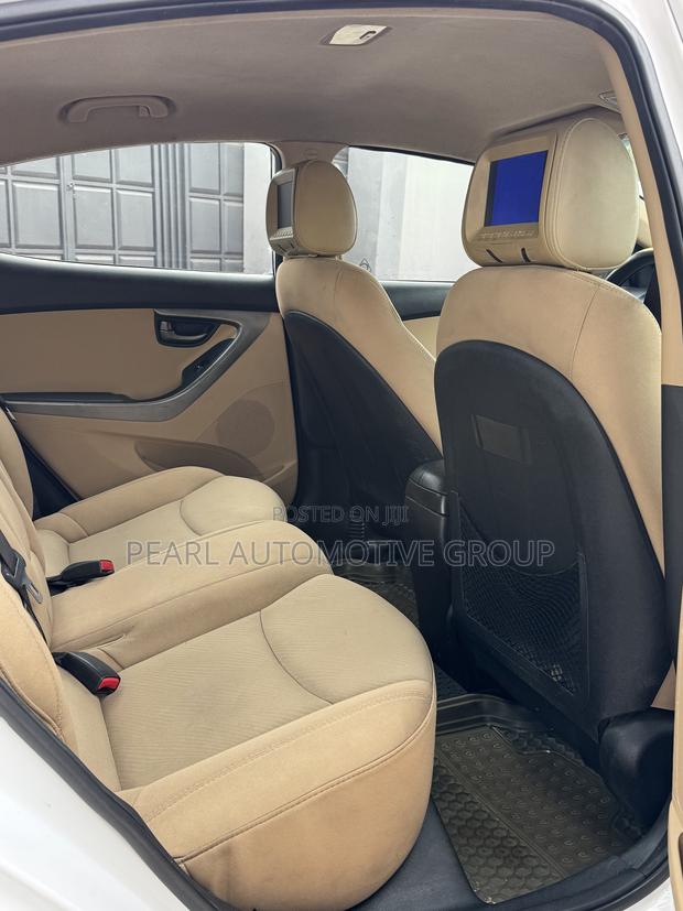 Hyundai Elantra 2013 White