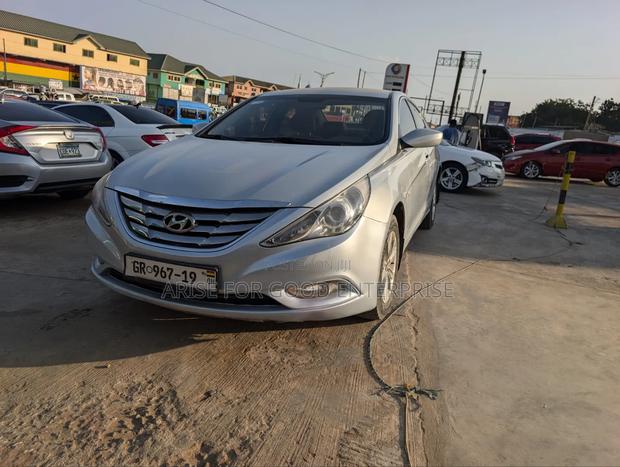 Hyundai Sonata 2010 Silver