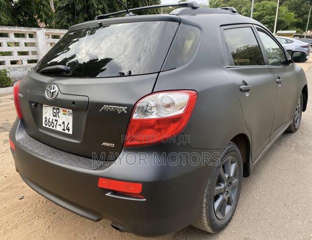 Toyota Matrix S Hatchback FWD (2.4L 4cyl 5A) 2010 Gray