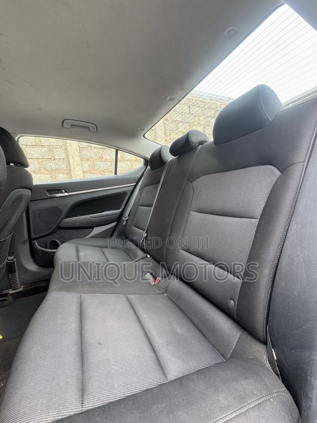 Hyundai Elantra SE 2018 White