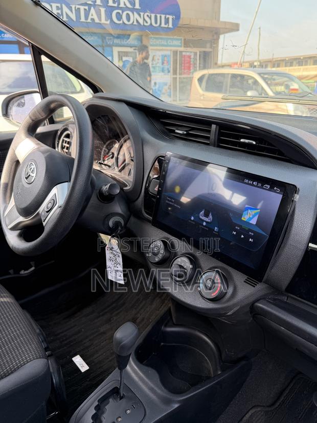 Toyota Vitz 1.3 FWD 5dr 2014 Blue