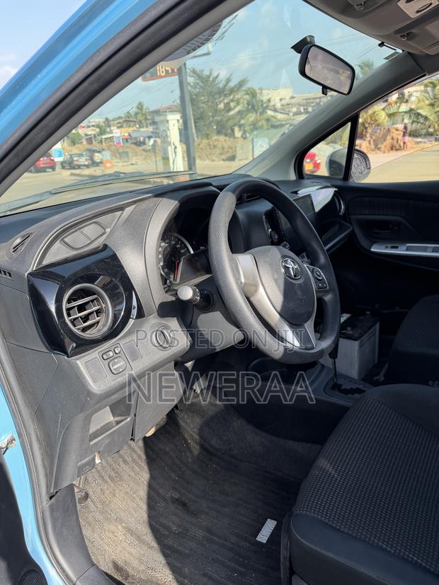 Toyota Vitz 1.3 FWD 5dr 2014 Blue