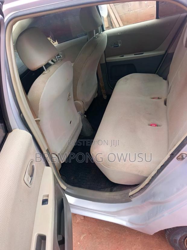 Toyota Vitz 2010 Silver