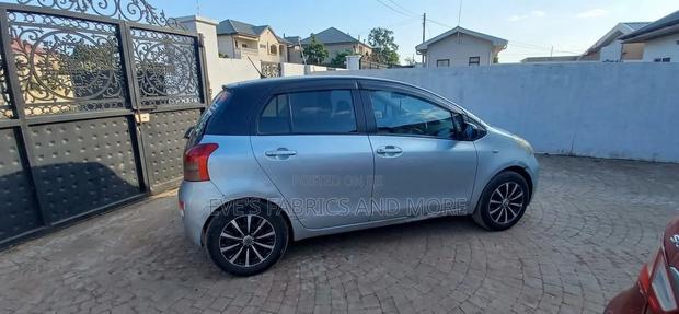 Toyota Vitz 2010 Black