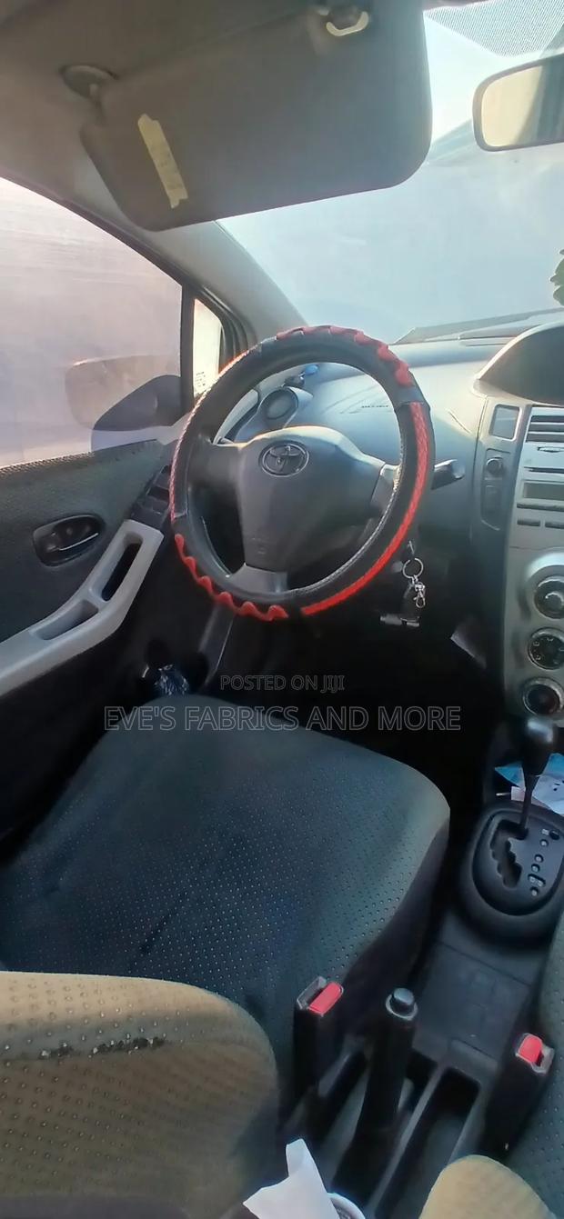 Toyota Vitz 2010 Black