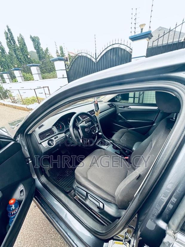 Volkswagen Passat 2.0T S 2018 Gray