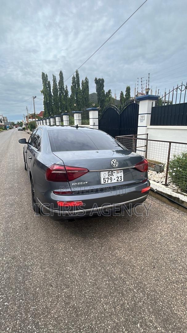 Volkswagen Passat 2.0T S 2018 Gray