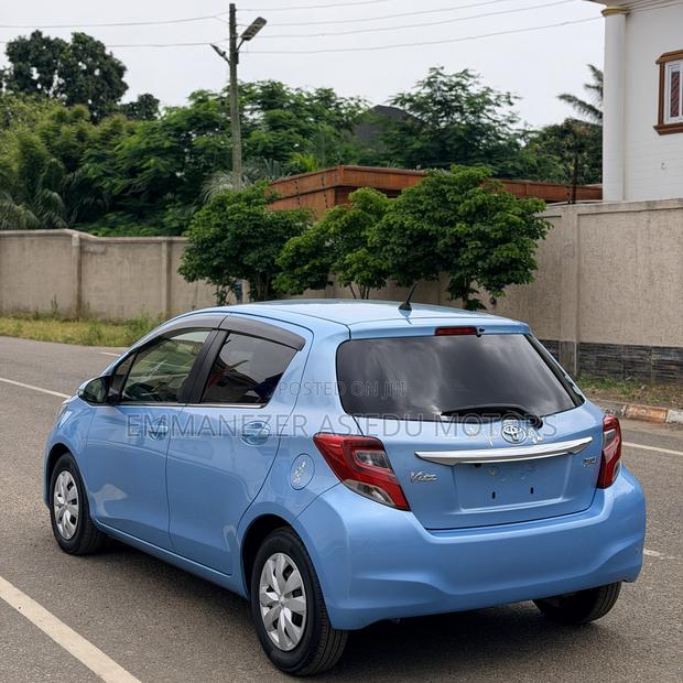 Toyota Vitz 1.3 FWD 5dr 2015 Blue