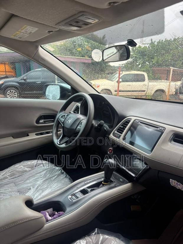 Honda HR-V 4dr SUV (1.5L 4cyl CVT) 2016 White