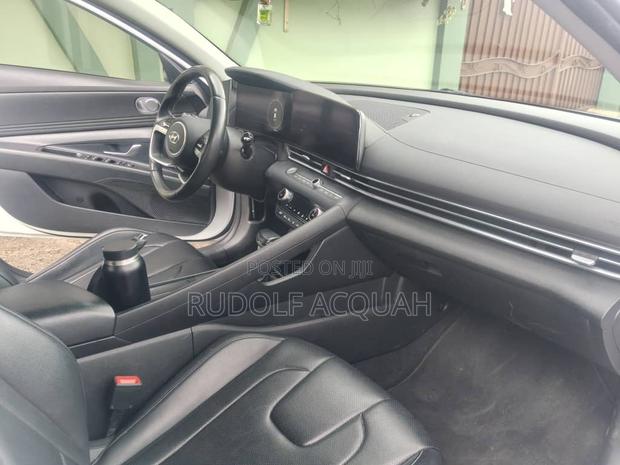 Hyundai Avante 2021 White