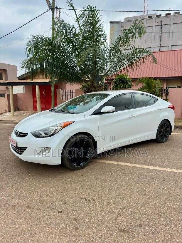 Hyundai Elantra Limited Sedan FWD (1.8L 4cyl 6A) 2013 White