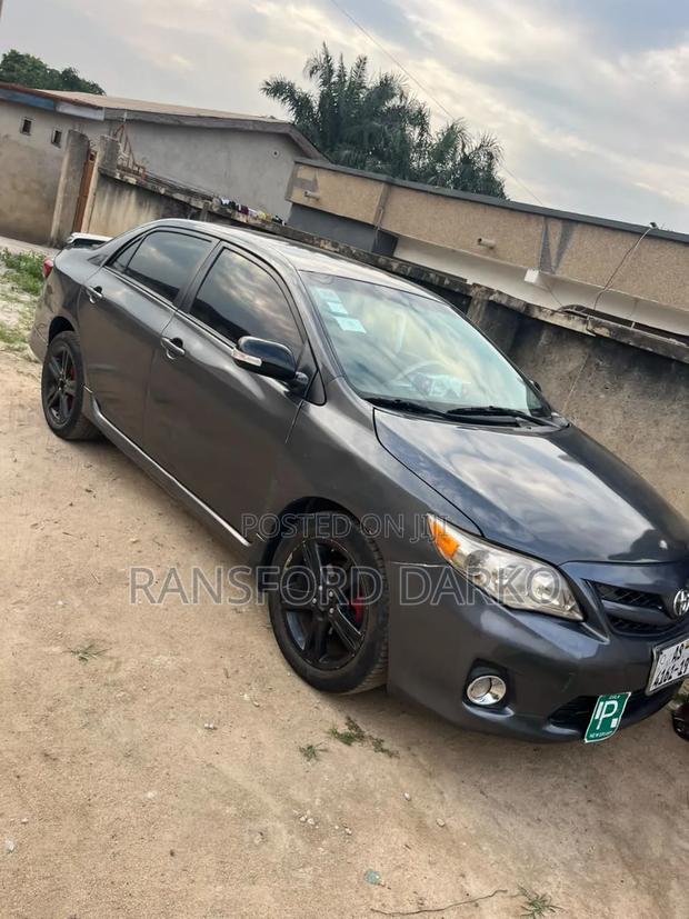 Toyota Corolla 2013 Gray