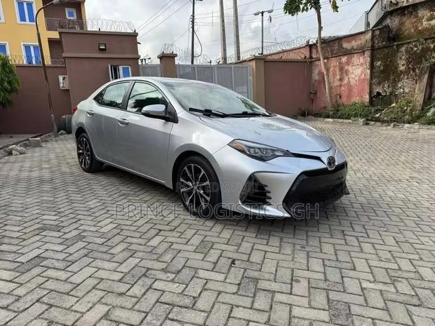 Toyota Corolla SE 4dr Sedan (1.8L 4cyl CVT) 2017 Silver