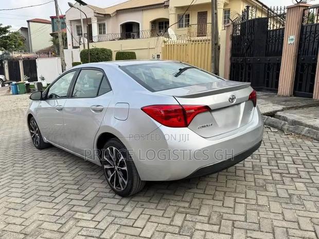 Toyota Corolla SE 4dr Sedan (1.8L 4cyl CVT) 2017 Silver