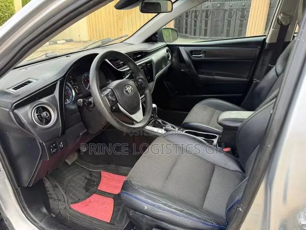 Toyota Corolla SE 4dr Sedan (1.8L 4cyl CVT) 2017 Silver