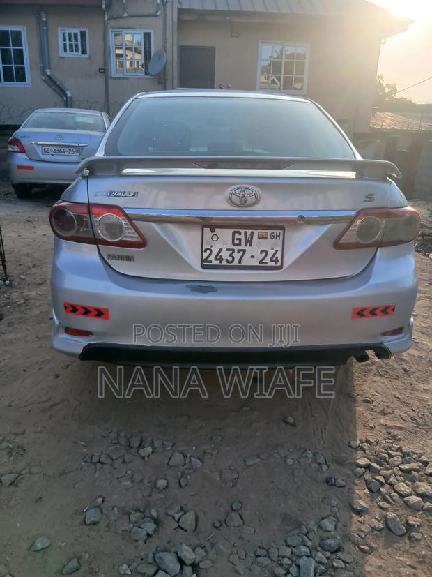 Toyota Corolla 2012 Silver