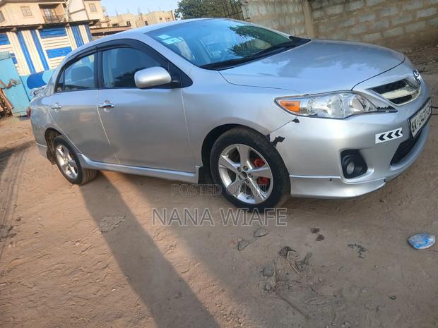 Toyota Corolla 2012 Silver