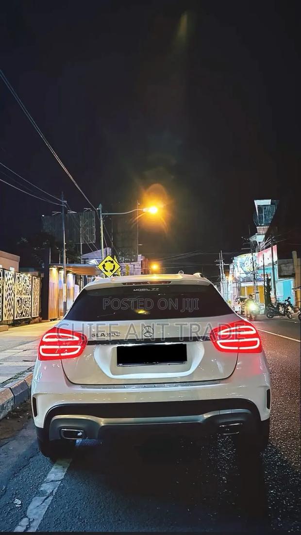 Mercedes-Benz GLA 250 2019 White