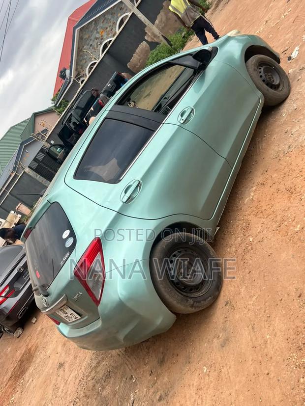Toyota Vitz 2013 Green