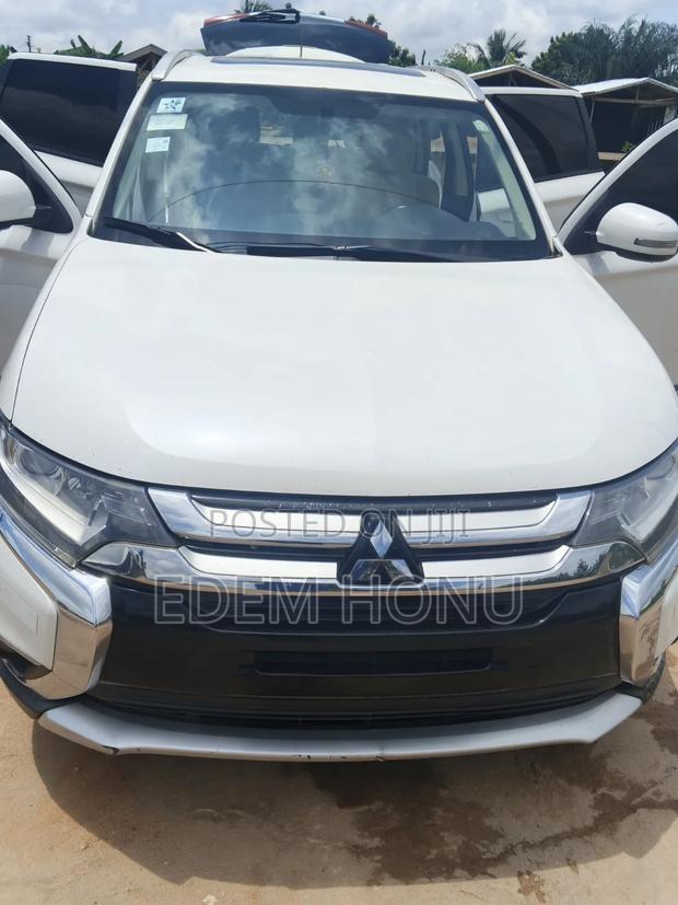 Mitsubishi Outlander 2016 White