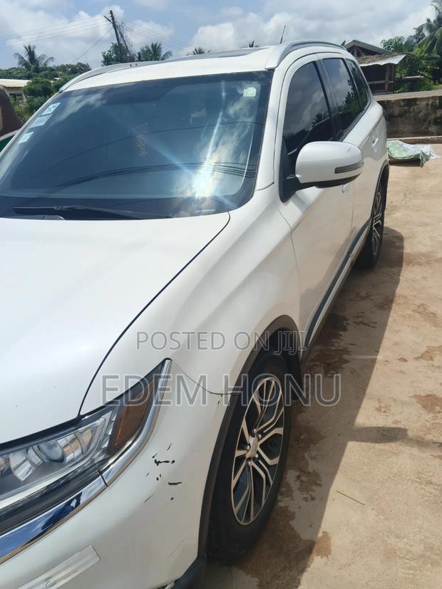 Mitsubishi Outlander 2016 White