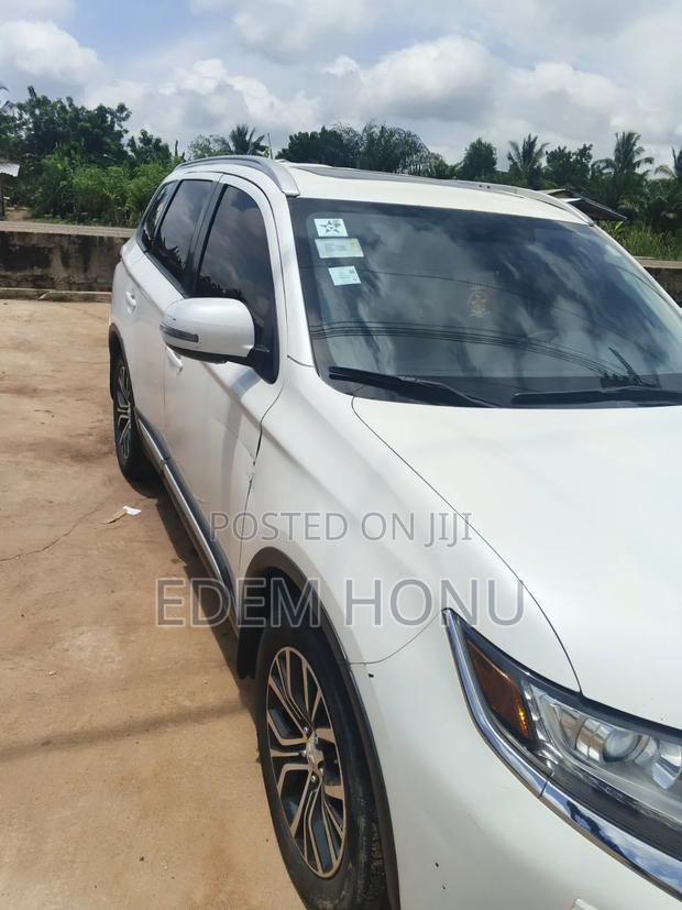 Mitsubishi Outlander 2016 White