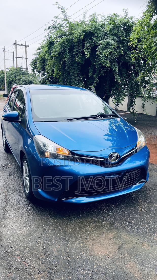 Toyota Vitz 1.3 AWD 5dr 2015 Blue