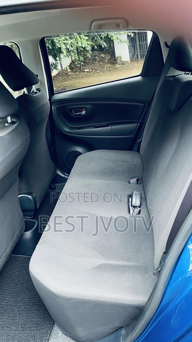Toyota Vitz 1.3 AWD 5dr 2015 Blue