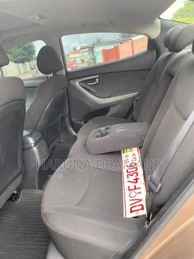 Hyundai Elantra Limited Sedan FWD (1.8L 4cyl 6A) 2016 Brown