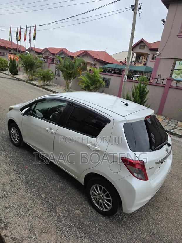 Toyota Vitz 1.3 AWD 5dr 2013 White