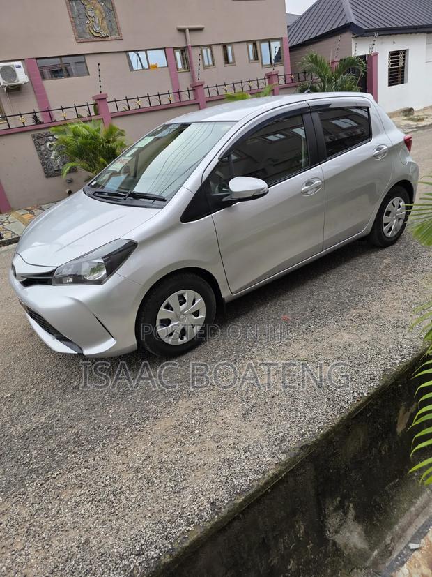 Toyota Vitz 1.3 AWD 5dr 2015 Silver