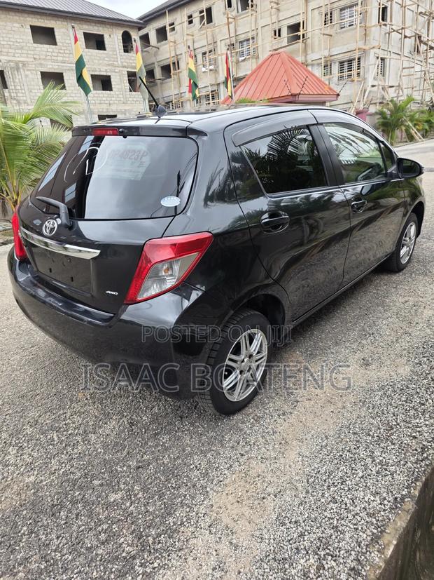 Toyota Vitz 1.3 AWD 5dr 2013 Black