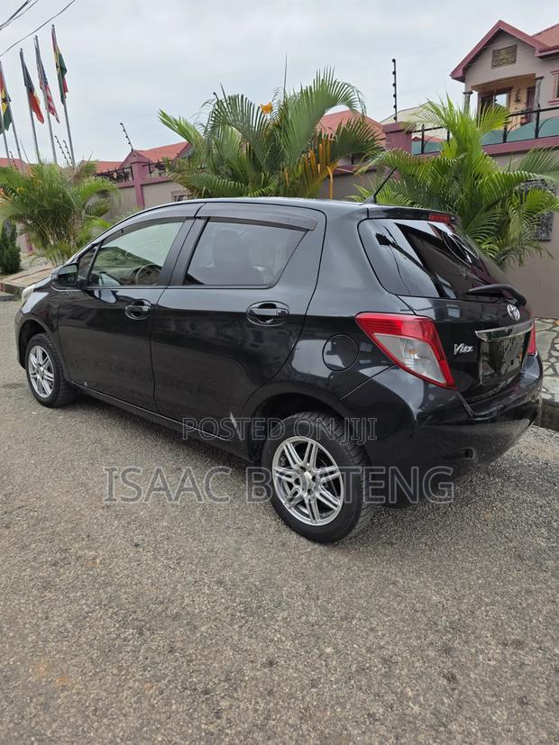 Toyota Vitz 1.3 AWD 5dr 2013 Black