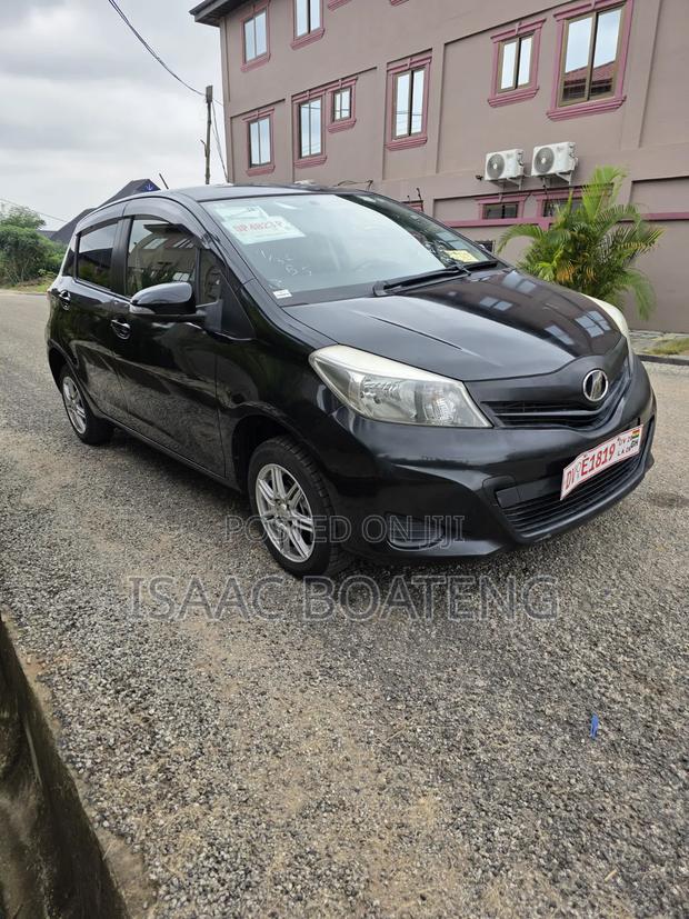 Toyota Vitz 1.3 AWD 5dr 2013 Black