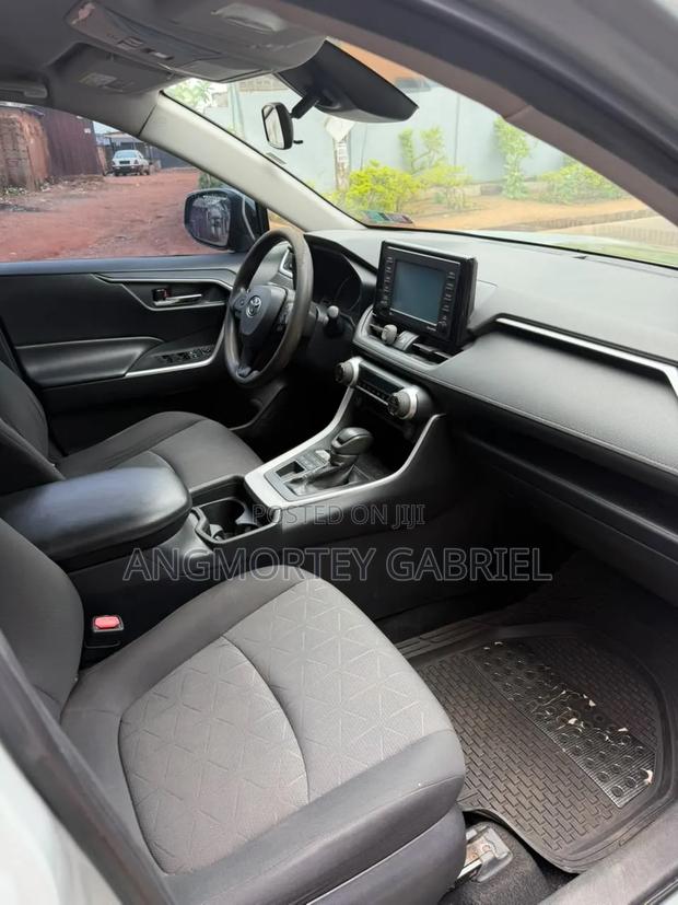 Toyota RAV4 2020 Green