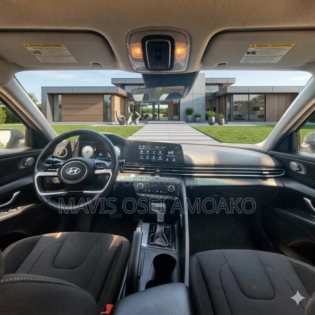 Hyundai Elantra SEL 2024 Gray