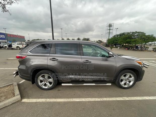 Toyota Highlander Limited V6 4x4 (3.5L 6cyl 6A) 2016 Gray