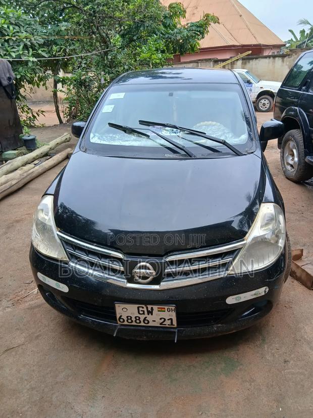 Nissan Tiida 2009 Black