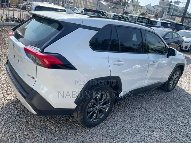 Toyota RAV4 Limited AWD 2024 White