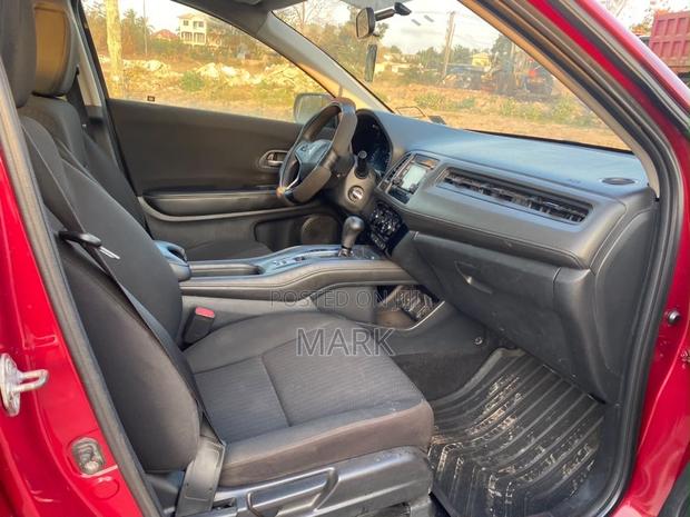 Honda HR-V 4dr SUV (1.5L 4cyl CVT) 2016 Red