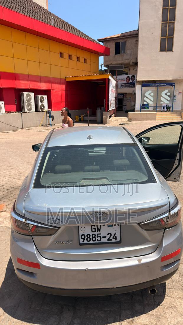 Toyota Yaris 2018 Silver