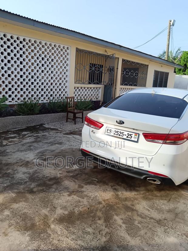 Kia K5 2016 White