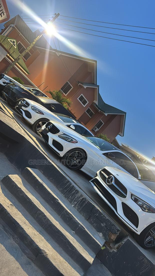 Mercedes-Benz C300 2025 White