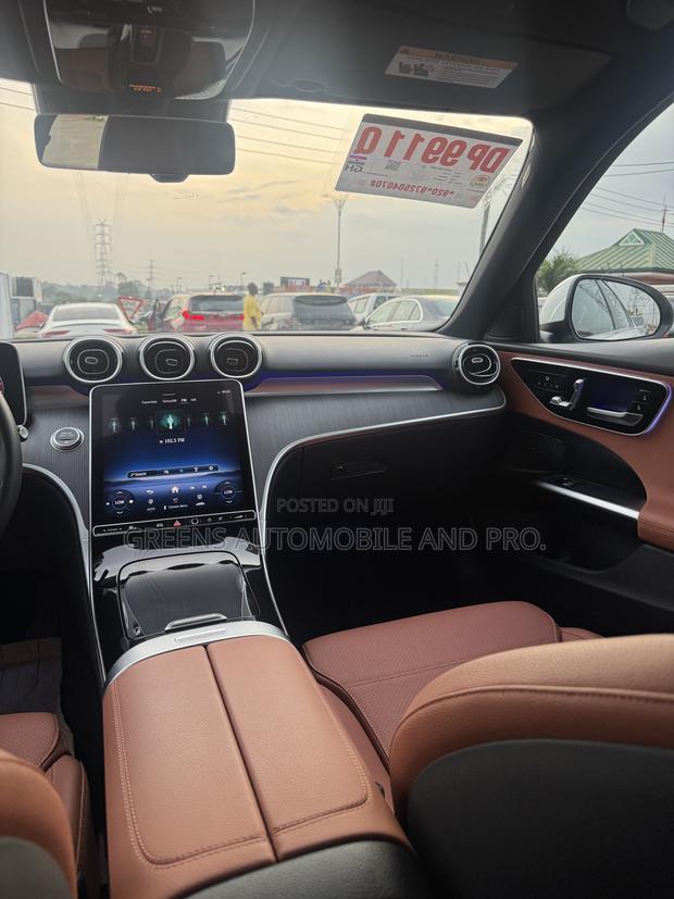 Mercedes-Benz C300 2025 White